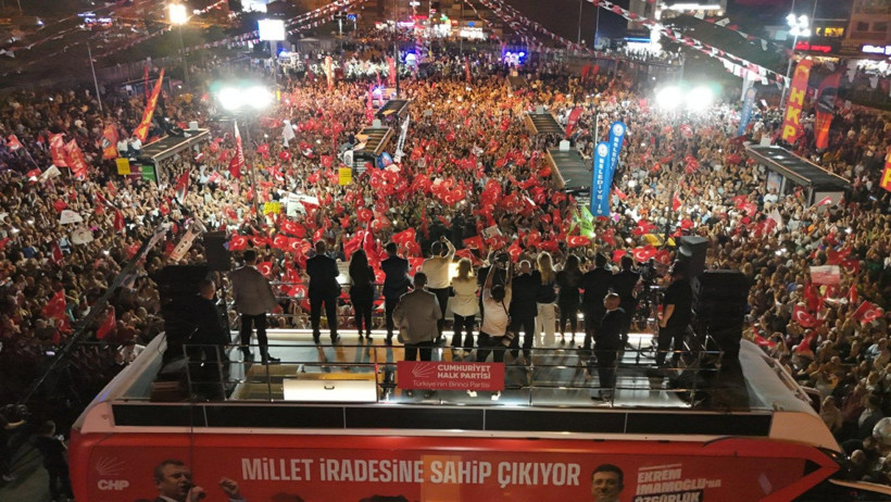 CHP lideri Özel Kadıköy'de: 'Saraçhane Sağdan ve Soldan Mücadeleyi Öğretti' - Resim : 2