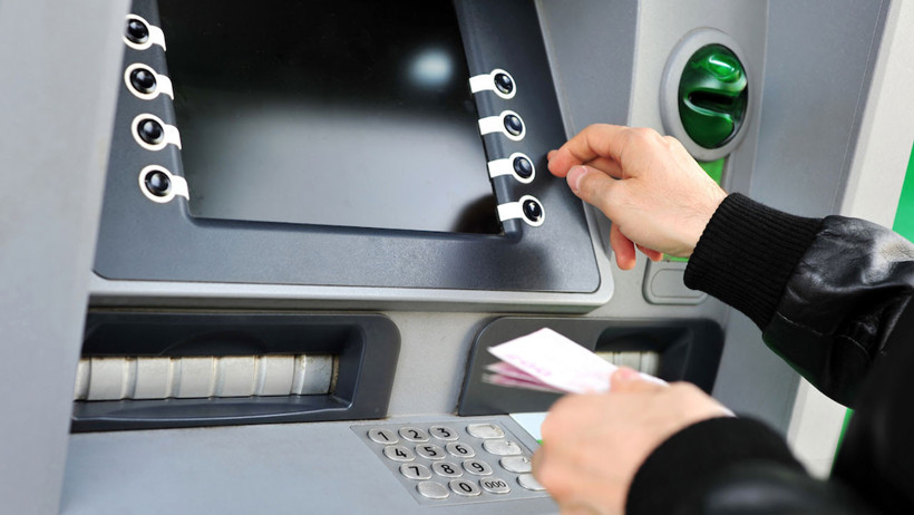 Türkiye’de Banka Şubeleri Azalıyor, ATM Sayısı Artıyor: İşte Güncel Rakamlar - Resim : 2
