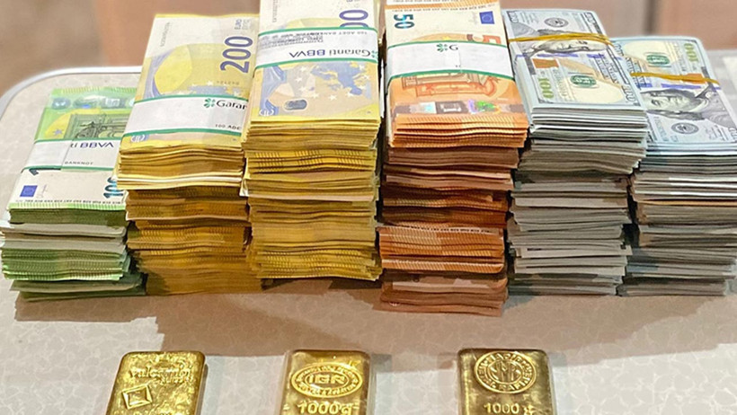 Manavgat Belediyesi Rüşvet Soruşturmasında Depoda Euro, Dolar ve Külçe Altın Bulundu - Resim : 1