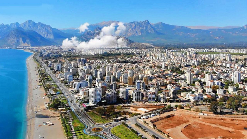 Türkiye’nin O Sahilinde Yere Çöp Atmak Artık Yürek İster! Zabıta Harekete Geçti, Anında Para Cezası Kesilecek - Resim : 1