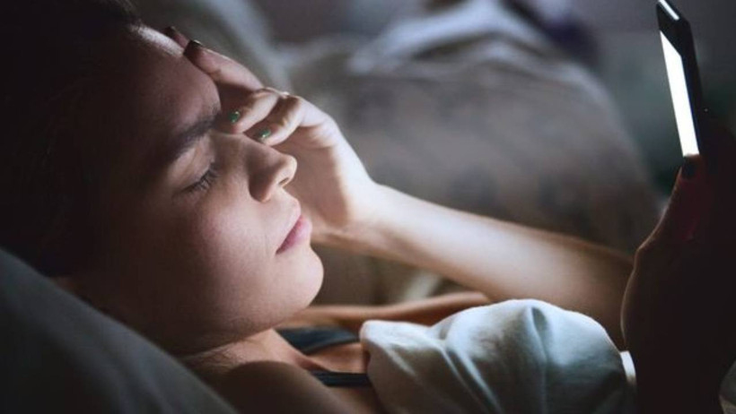Harvard Araştırması Ortaya Koydu: Yatmadan Önce Ekrana Bakmak Bu Hastalıkları Tetikliyor - Resim : 2