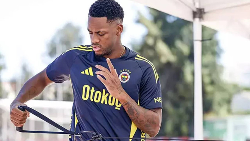 Fenerbahçe Taraftarına Trabzonspor Maçı Öncesi Soğuk Duş! Jhon Duran'dan Korkutan Paylaşım: Apar Topar Sildi - Resim : 1