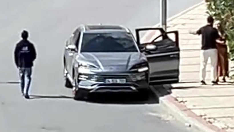 İstanbul'da Dehşet Anları! Kadını İstememesine Rağmen Zorla Araca Bindirdi - Resim : 1