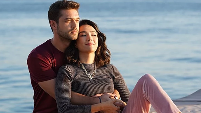 Aybüke Pusat ve Furkan Andıç İlk Kez El Ele Kameralar Karşısında! Görenler Tekrar Tekrar Baktı - Resim : 1