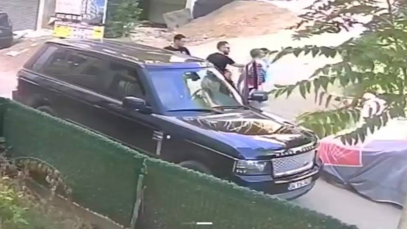 Görüntüler Gündem Olmuştu! Çocuklarının Yanında Tokat Atılan Baba İlk Kez Konuştu: 'Çocuğumun Eli Titriyordu, Gitsinler Diye Özür Diledim' - Resim : 1