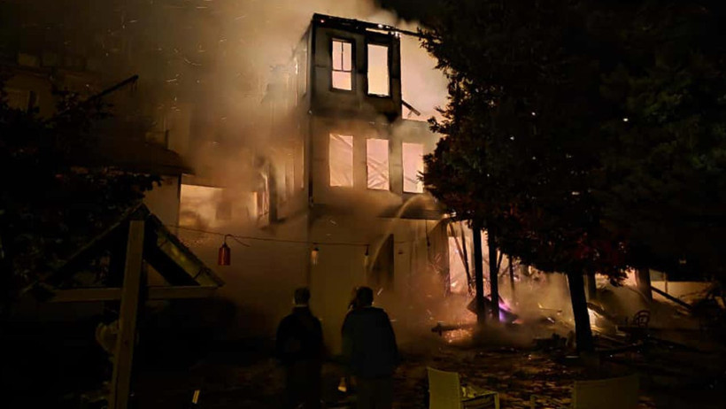 Yüzyıllık Miras Alevlere Teslim Oldu! Bolu'da Tarihi Konak Yandı - Resim : 1