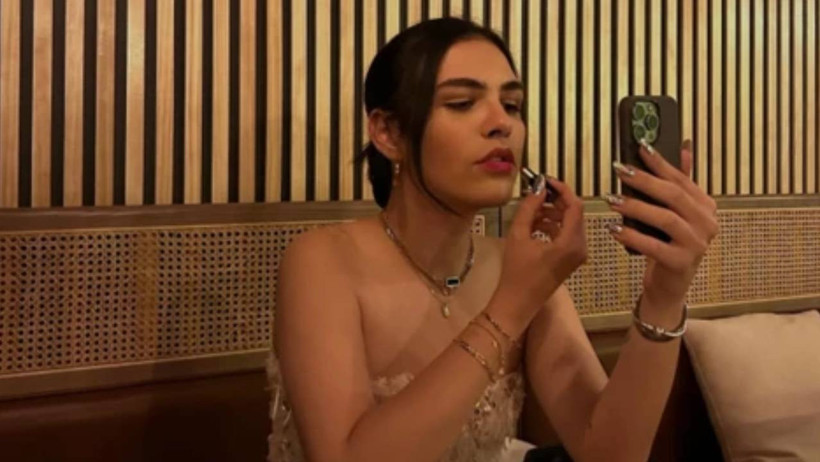 Çiçek Dilligil ve Bora Öztoprak’ın Çocuğu Cinsiyet Değiştirmişti! İsmini Ayda Yapan Ardahan Öztoprak'ın Son Halini Gören İnanamadı - Resim : 3