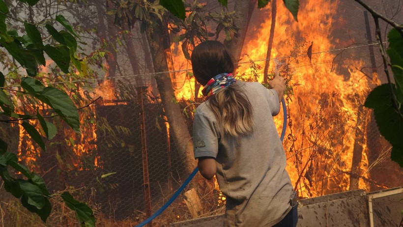 'Kızıl Kapan' Dört İli Sardı! Alevler Evlere Sıçradı, Vatandaşlar Mahsur Kaldı - Resim : 11