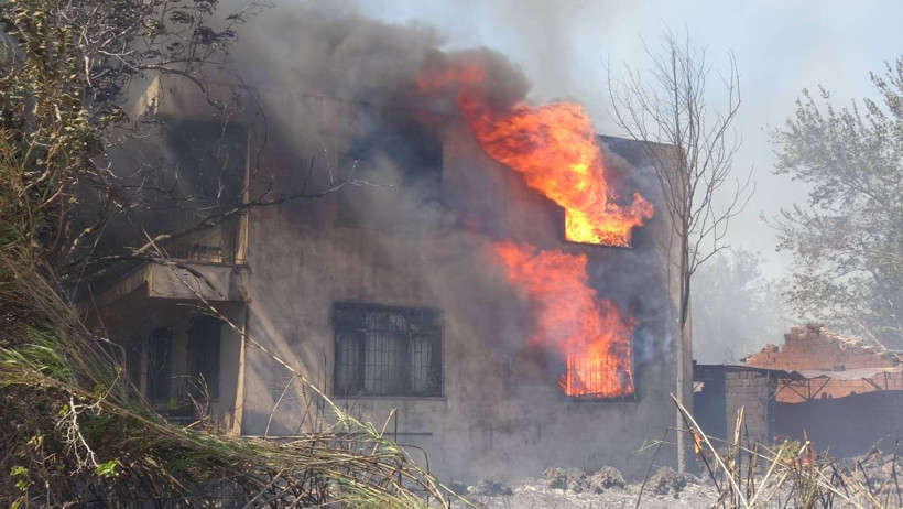 'Kızıl Kapan' Dört İli Sardı! Alevler Evlere Sıçradı, Vatandaşlar Mahsur Kaldı - Resim : 7
