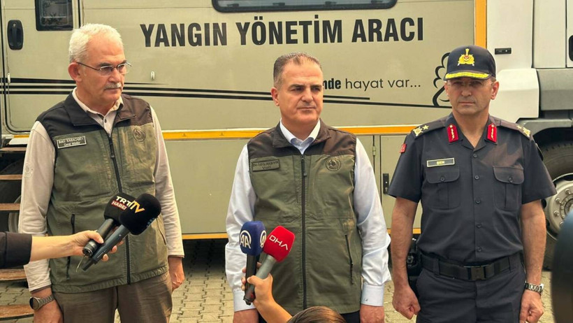 'Kızıl Kapan' Dört İli Sardı! Alevler Evlere Sıçradı, Vatandaşlar Mahsur Kaldı - Resim : 2