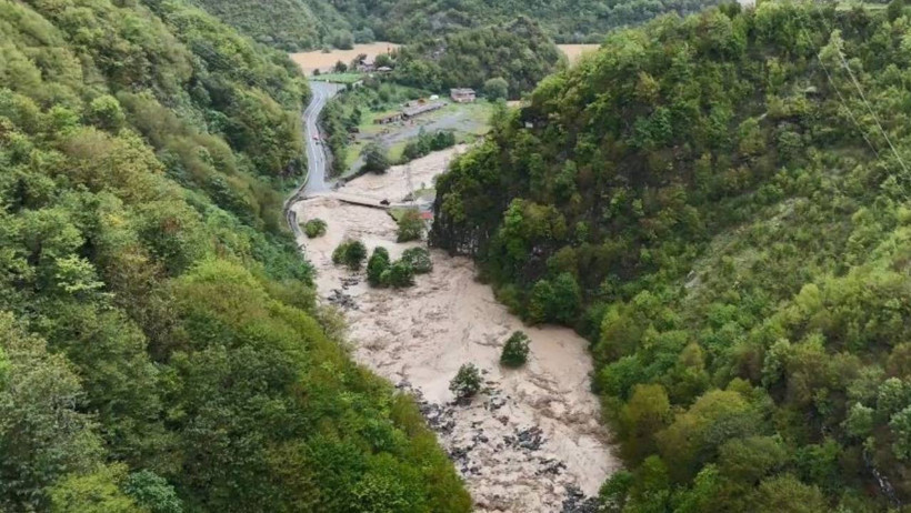 Karadeniz'de Sel Felaketi! Köprü Çöktü, Yollar Kapandı; Yaralılar Var - Resim : 14