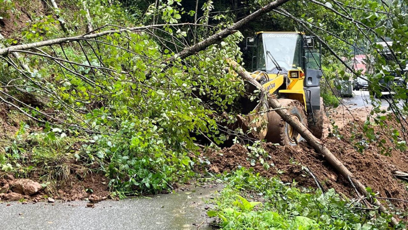 Karadeniz'de Sel Felaketi! Köprü Çöktü, Yollar Kapandı; Yaralılar Var - Resim : 17