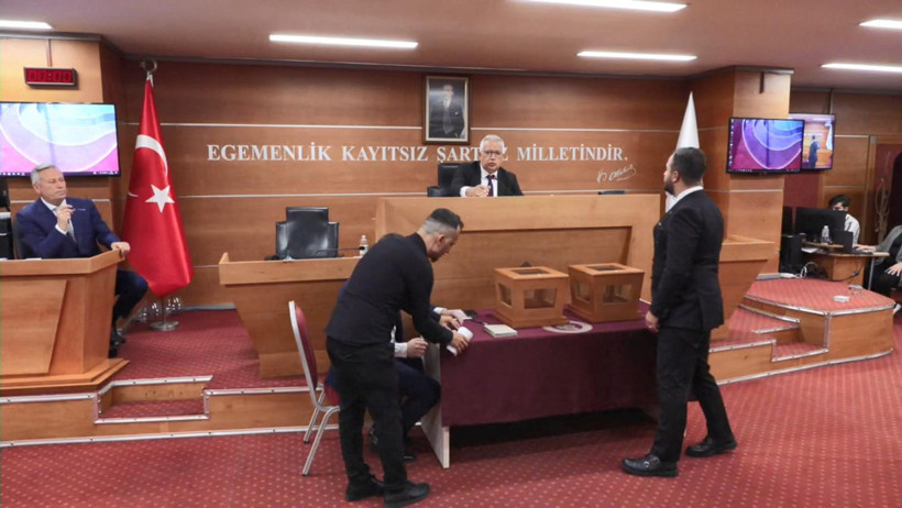 Özgür Özel'den Bayrampaşa Belediyesi'ndeki Başkan Vekili Seçime İlişkin İlk Yorum: 'Kurada da Hak Yerini Buldu' - Resim : 2