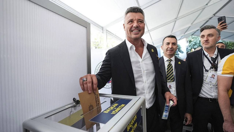 Fenerbahçe'ye Gelme Hayaliyle Yanıp Tutuşuyordu! Aykut Kocaman Seçimde Bombayı Patlattı: Ali Koç'a Zehir Zemberek Sözler - Resim : 1