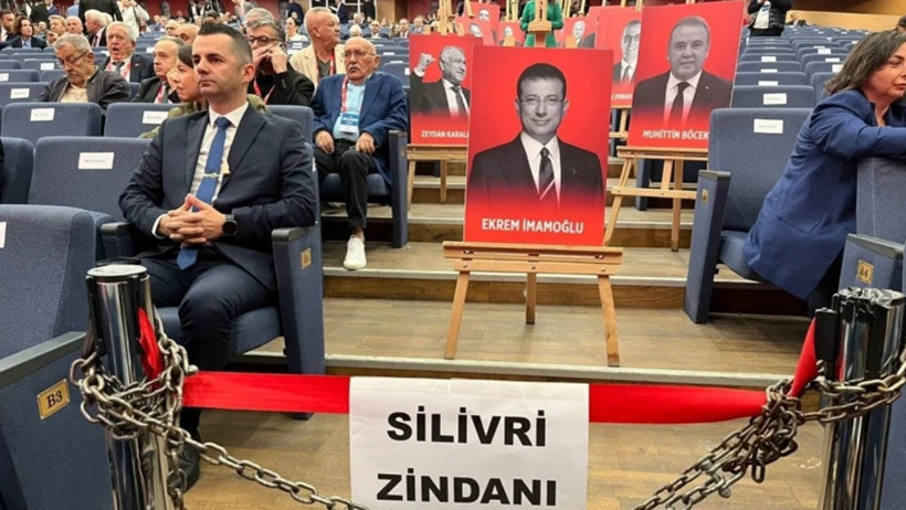 CHP Kurultayında Semboller Konuştu! İşte Dikkat Çeken Kareler - Resim : 2