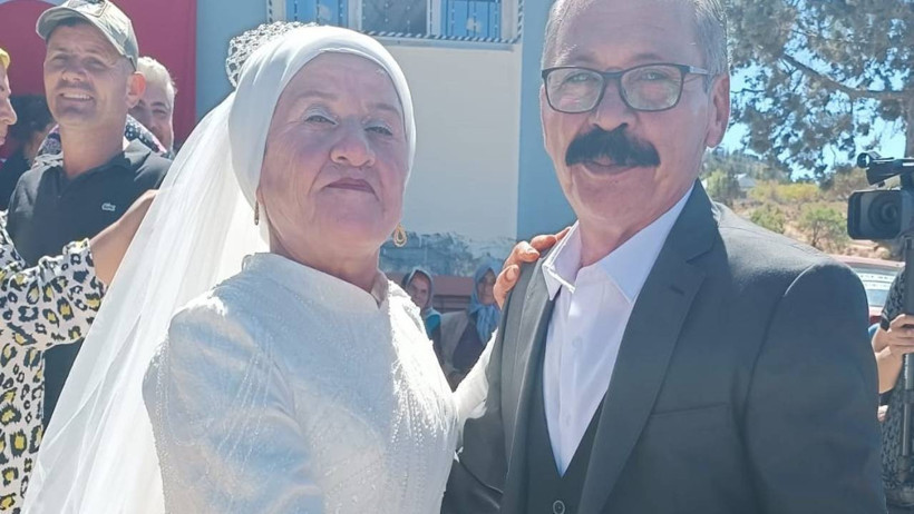 4 Çocuk, 9 Torun Sahibi Çift, 40 Yıl Sonra Hayallerindeki Düğünü Yaptı - Resim : 2