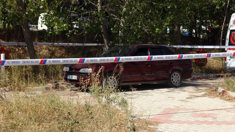 Emekli Polis Sırra Kadem Bastı - Resim : 1