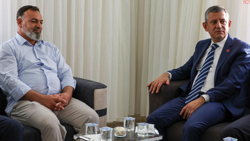 Özgür Özel, Şehit Ailesini Ziyaret Etti - Resim : 1