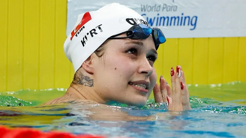 Milli Para Yüzücü Defne Kurt Tarih Yazdı! 5'inci Kez Dünya Şampiyonu Oldu - Resim : 1