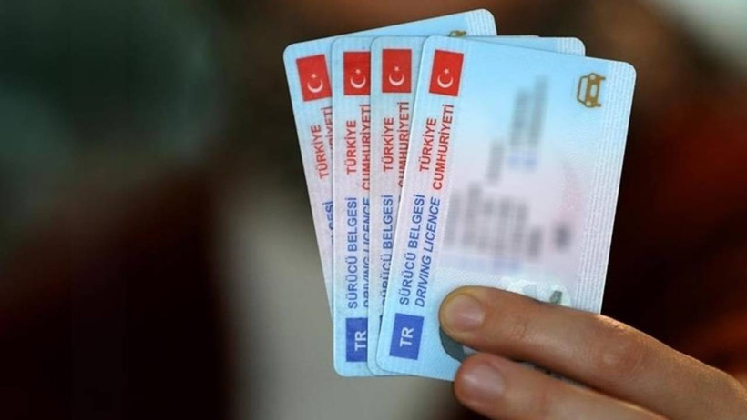 Sürücüler Dikkat! Bakanlıktan Kritik Uyarı Geldi: Bunu Yapanın Ehliyeti İptal Edilecek - Resim : 1