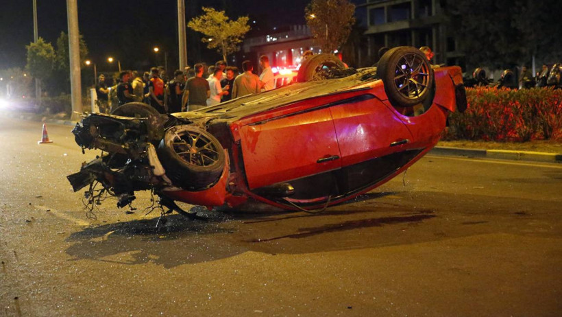 Hatay'da Feci Kaza! Otomobil Yayalara Çarpıp Devrildi, 3 Ölü - Resim : 1