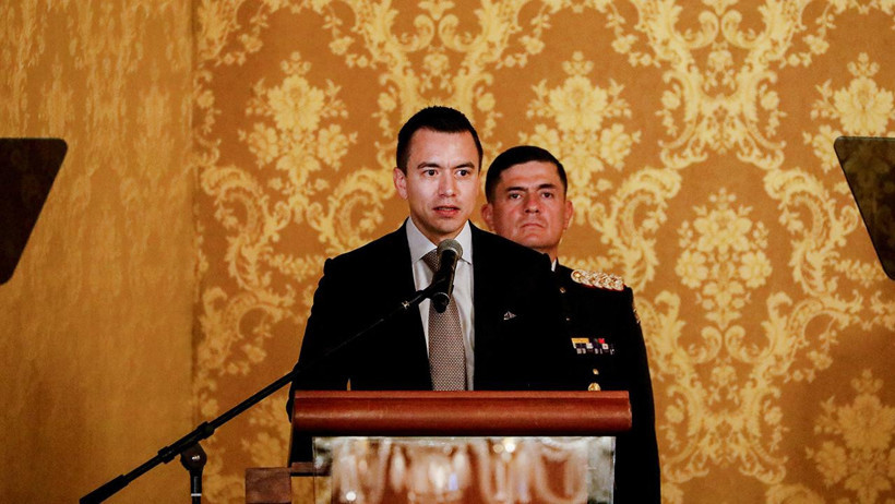 Ekvador Devlet Başkanı ve Diplomatların Konvoyuna Saldırı! 17 Asker Rehin Alındı - Resim : 1