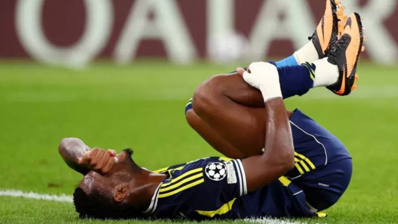 Fenerbahçe’de Sadettin Saran’ı Çıldırtacak Açıklama: Jose Mourinho Gitti Diye Oynamıyor - Resim : 1