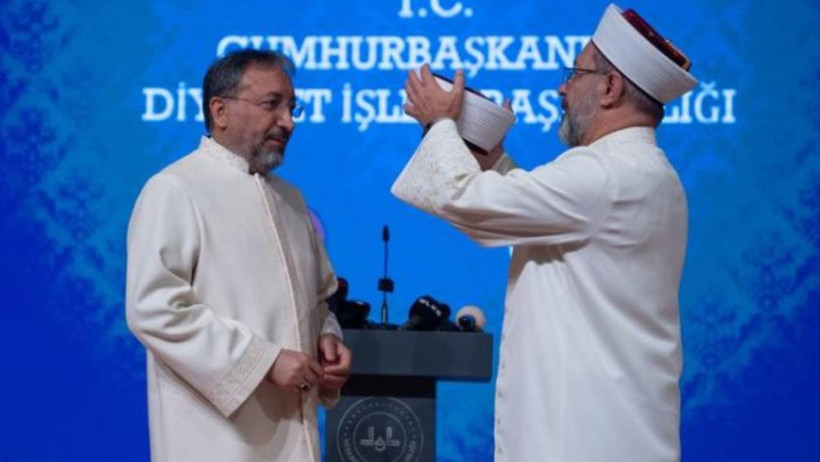Diyanet’te Yeni Dönem: Cübbelerde Düğme Kalkıyor, Gösterişe Sınırlama Geliyor - Resim : 1