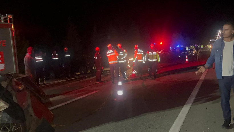 AKP'li Vekil Trafik Kazası Geçirdi! 1 Ölü, 4 Yaralı - Resim : 2