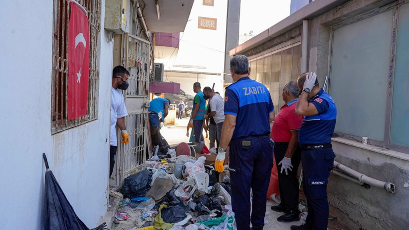 Bir 'Çöp Ev' Daha... Yer Mersin: Çıkarılan Atık Miktarına İnanamayacaksınız! - Resim : 1