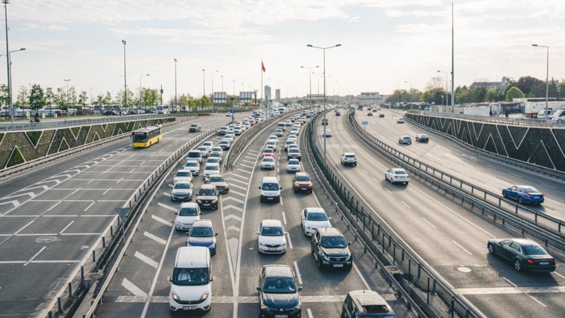Yeni Trafik Yasası Geliyor: Sürücüler Dikkat! Gizli Radarlar Gündemde, Cezalar Katlanıyor - Resim : 1