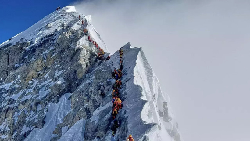 Everest Dağı'nda Felaket: Yüzlerce Kişi Mahsur, Arama-Kurtarma Çalışmaları Devam Ediyor - Resim : 1