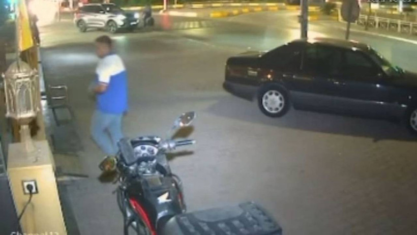 Pastaneye El Bombası Atmıştı, Korkunç Olayın Görüntüleri Ortaya Çıktı - Resim : 2