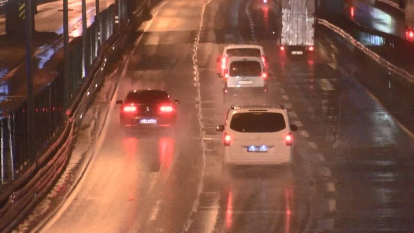 Meteoroloji ve AKOM'dan Peş Peşe Uyarı: Çok Sayıda İl İçin Alarm! İstanbul Güne Sağanakla Başladı, Günlerce Sürecek - Resim : 3