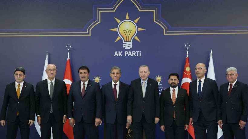 7 Belediye Başkanı Daha AKP'ye Geçti - Resim : 1