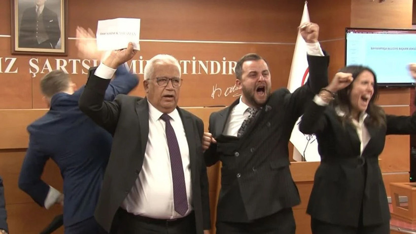 AKP'nin İtirazı Sonrası Bayrampaşa Seçimleri İptal - Resim : 1