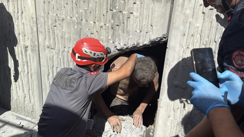Beyoğlu’nda 15 Metrelik Duvar Boşluğunda Günlerce Mahsur Kalmıştı! Korkunç Olayda Sır Perdesi Aralandı - Resim : 2