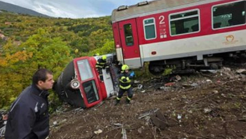 Slovakya’da Trenler Çarpıştı! 66 Yaralı - Resim : 1