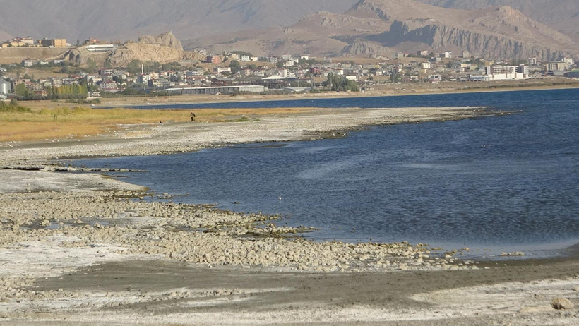 Türkiye’nin En Büyük Gölü Yok Oluyor! Haritalar Değişiyor, Tehlike Derinleşiyor - Resim : 1