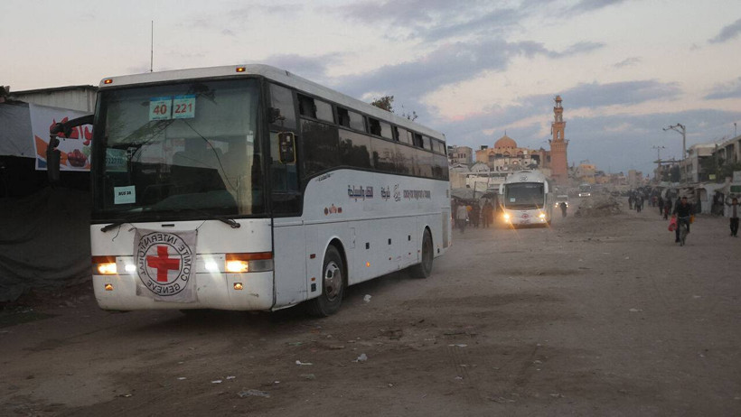 Hamas ve İsrail Arasında Rehine Takası Başladı - Resim : 3