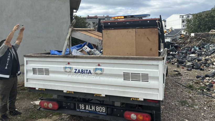 Bursaspor Maçında Gıda Skandalı: Taraftarlara Bozuk Köfte ve Küflü Sucuk Yedireceklerdi - Resim : 1