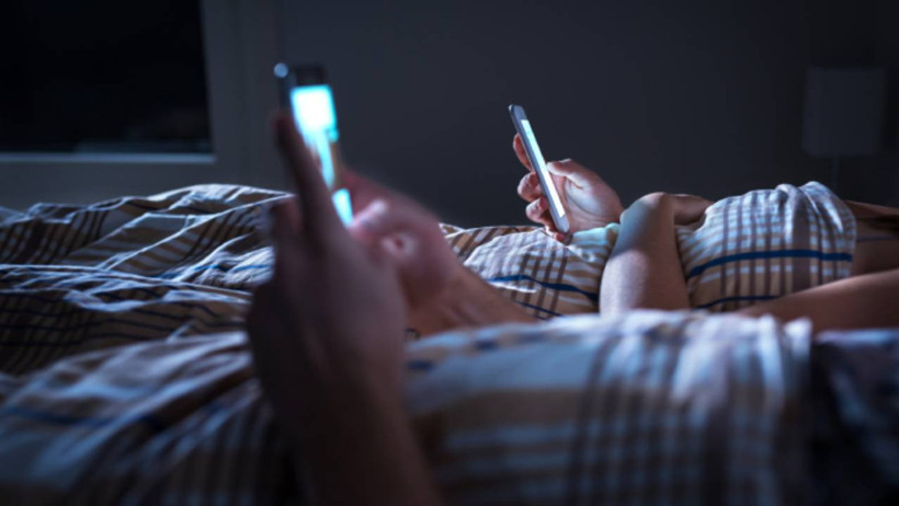 Gece Telefona Bakanlar Dikkat! Uzmanlar Uyardı: Ruh Sağlığınızı Yavaş Yavaş Çökertiyor - Resim : 1