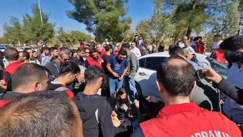 Rojin Kabaiş İçin Düzenlenen Anma Yürüyüşünde Kaza: Otomobil Öğrenciye Çarptı - Resim : 2