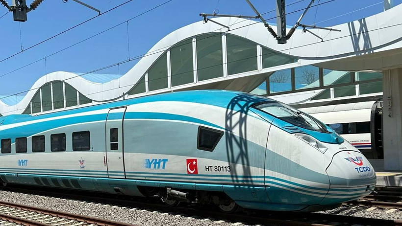 İstanbul’dan Uçak Bulamadılar! Süper Lig Ekibi Deplasmana Trenle Gidecek: Taraftarlar Ne Yapsın! - Resim : 1