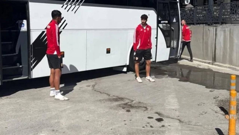 Bir Dönemin Süper Lig Devinde Skandal! Ne Kulübün Elektriğini Ne De Suyunu Ödemişler: 3 Bin 600 TL Yemek Parasını Ödeyip İstifa Etti - Resim : 1