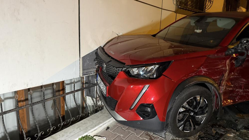 Eyüpsultan'da Akılalmaz Olay! 8 Aracı Biçip Geçti - Resim : 2