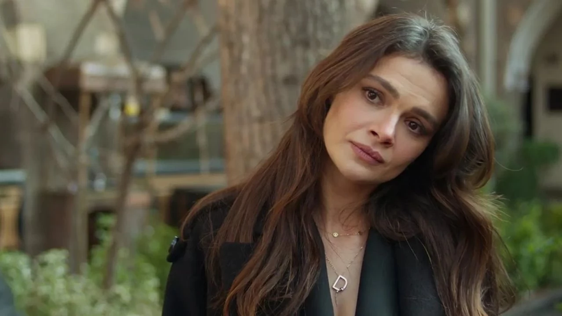 Uzak Şehir'in Alya'sı Ünlü Oyuncu Sinem Ünsal  Başına İş Açtı! Senaryoyu İfşaladı - Resim : 1