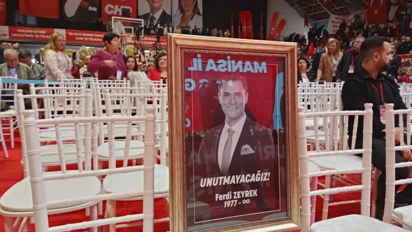 Özgür Özel'den Manisa'da Net Mesaj: 'Bir Devir Kapanacak, Yeni Bir Devir Açılacak' - Resim : 1