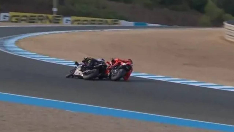 Hazımsız Nicolo Bulega! Toprak Razgatlıoğlu'na Bilerek Çarptı, İşte O Kaza Görüntüleri... - Resim : 1