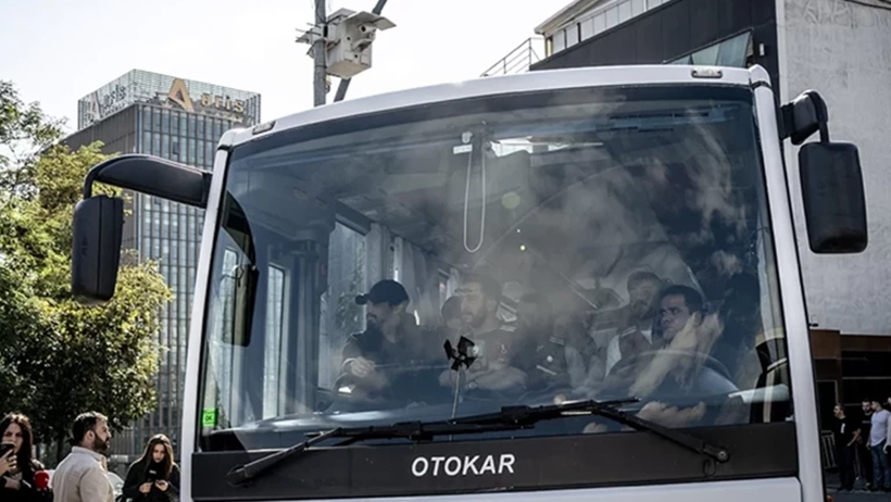 Uyuşturucu Testi Pozitif Çıkmıştı! Ünlü Oyuncu Birce Akalay’dan Olay Bir Tepki Daha! Söylediği Şarkının Sözleri Damga Vurdu - Resim : 1